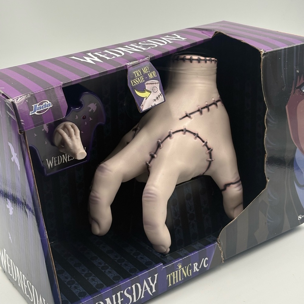 Jada Wednesday Addams THING Remote Control R/C Walking Hand USB - Picture 5 of 6